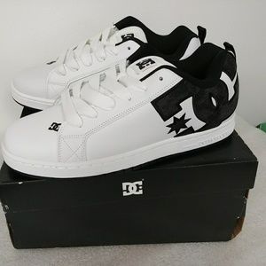 DC shoes men's skate shoes size 11.5 white black